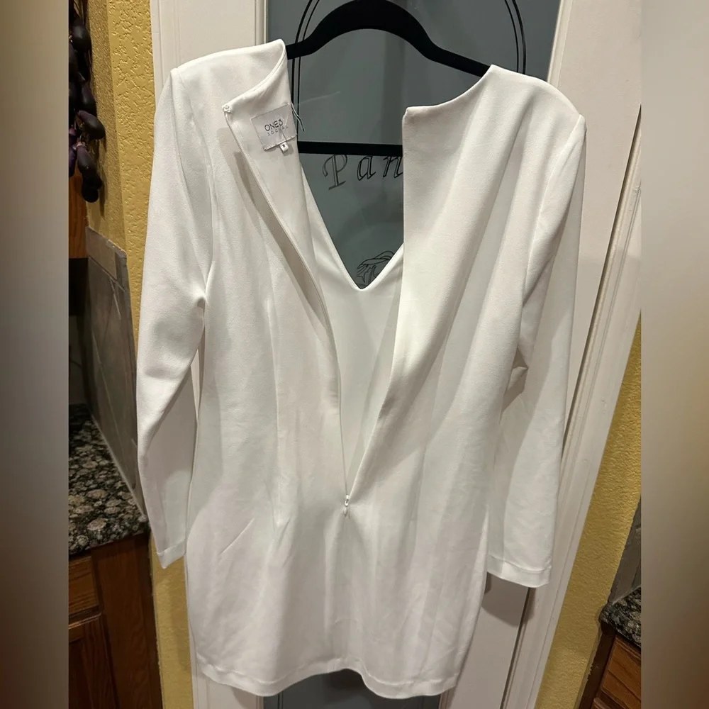 One33 Social white Long Sleeve Dress with Pearl Details size 8 - Picture 5 of 10